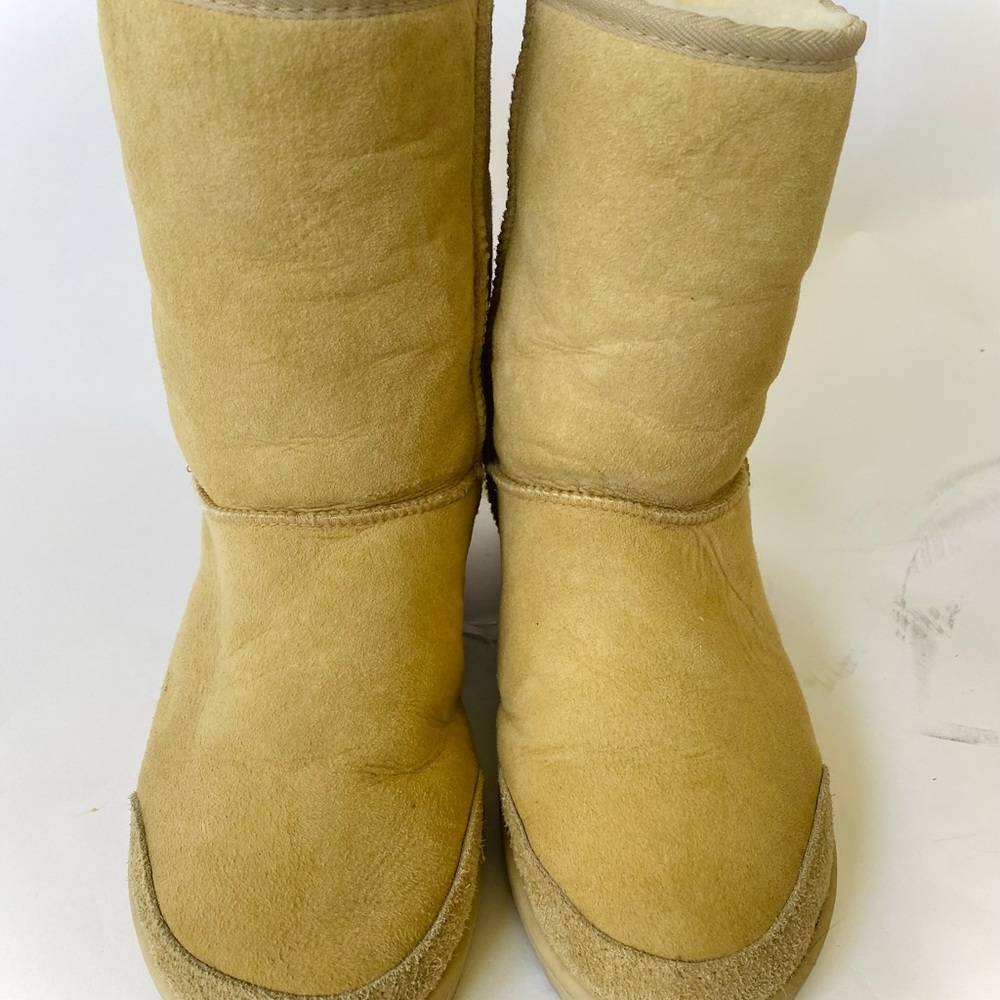 RARE Austrian UGG Boots – Made in New Zealand | Tan | M8 / L9 | Never Worn